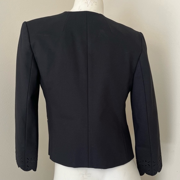 NEW Banana Republic laser cut scalloped ponte blazer - Picture 3 of 5